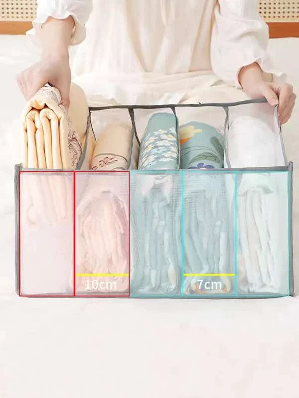 Quilt and Clothes Organizer - Elevato Home