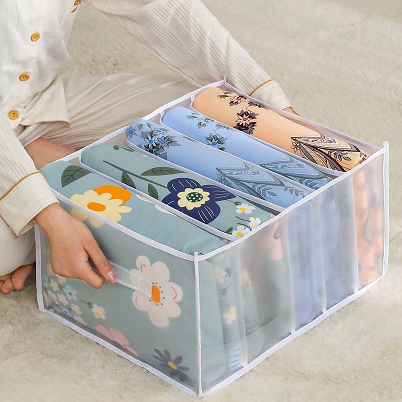 Quilt and Clothes Organizer - Elevato Home