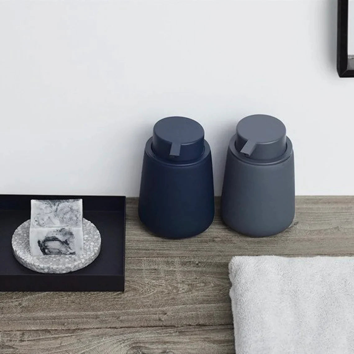 Minimalist Matte Soap Dispenser - Elevato Home Organizer