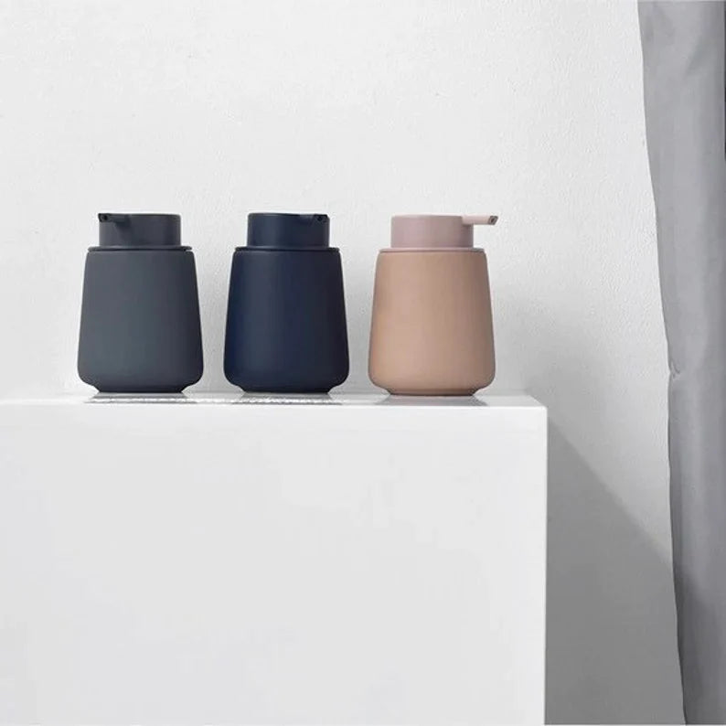 Minimalist Matte Soap Dispenser - Elevato Home Organizer