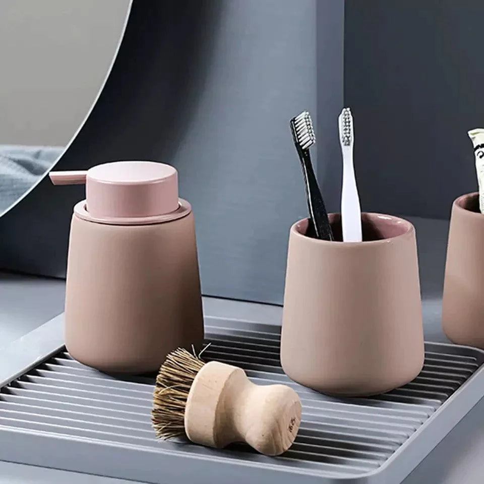 Minimalist Matte Soap Dispenser - Elevato Home Organizer